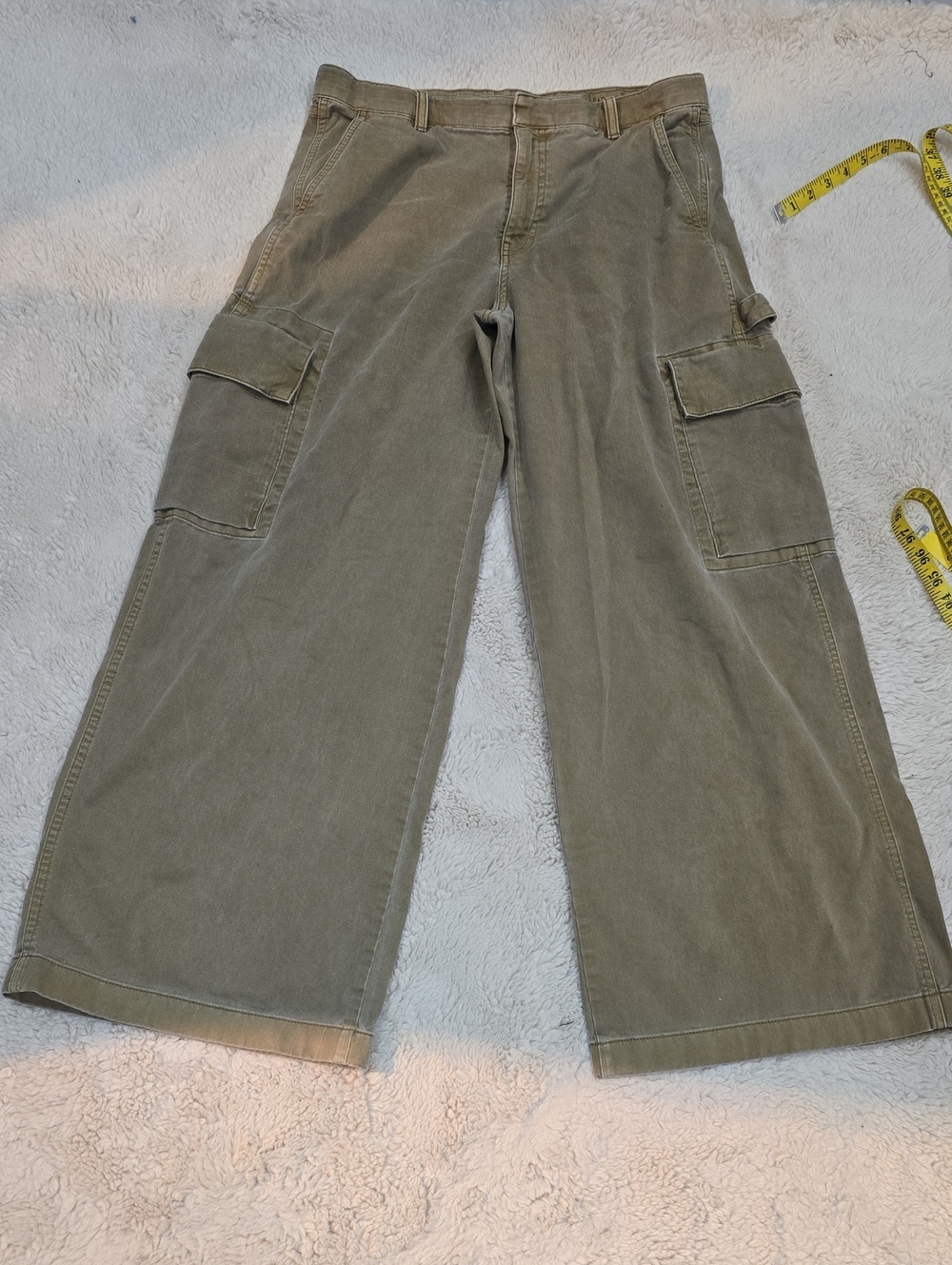 Wide-Leg Cargo Pants in Olive Green - Men's Casual Utility Style